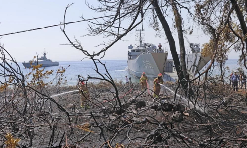 Τούρκοι στρατιώτες βάζουν φωτιά σε κουρδικές περιοχές σε ΝΑ Τουρκία και Συρία-Μέχρι που έχει φτάσει το “τουρκικό χέρι”;